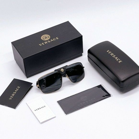 New Versace Black w/ Gold Accent Unisex Sunglasses - Picture 7 of 8